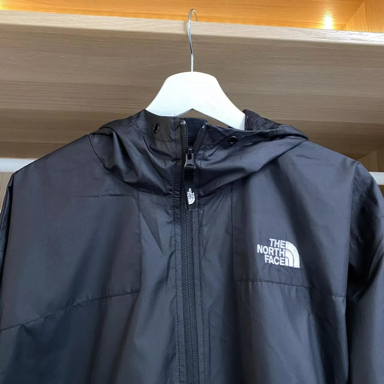 Preowned The North Face Womens Lightweight Jacket Windbreaker Size M Black TNF Outdoor.