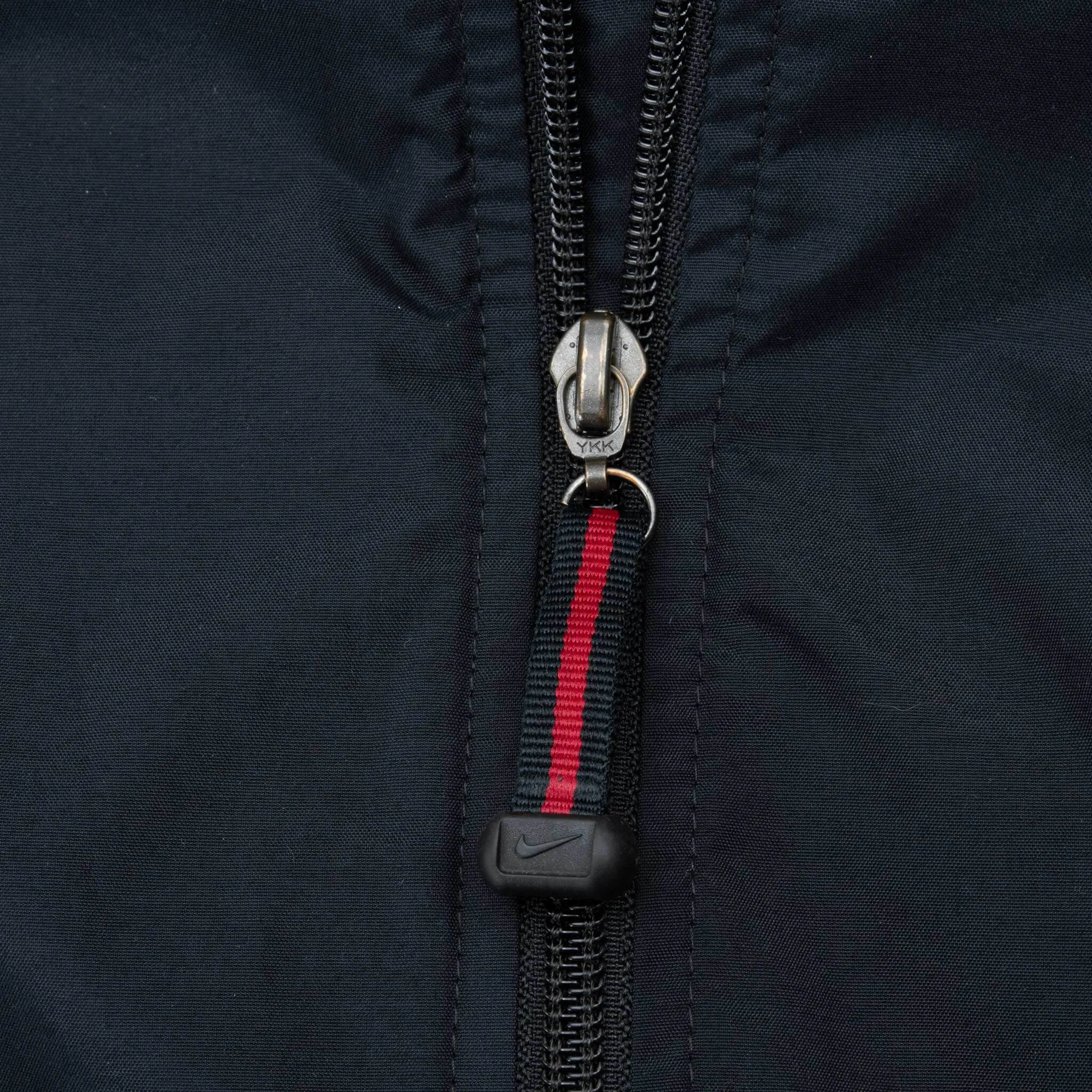 VINTAGE NIKE CLASSIC SWOOSH BLACK WINDBREAKER JACKET 2000S XL